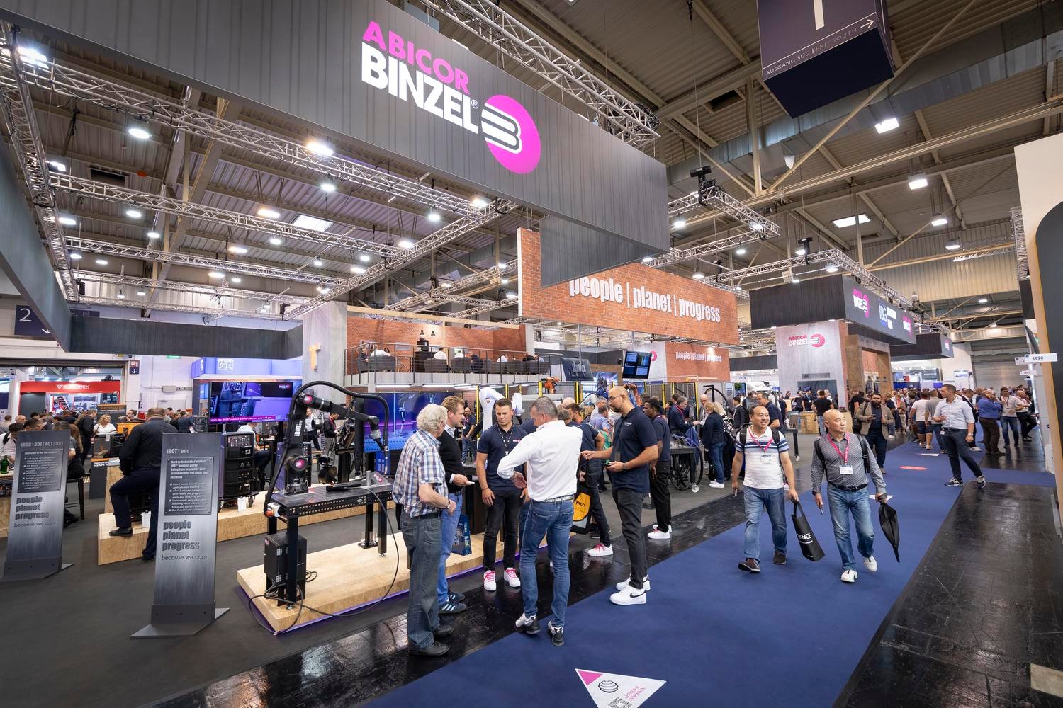 SCHWEISSEN_UND_SCHNEIDEN_Binzel_Messestand